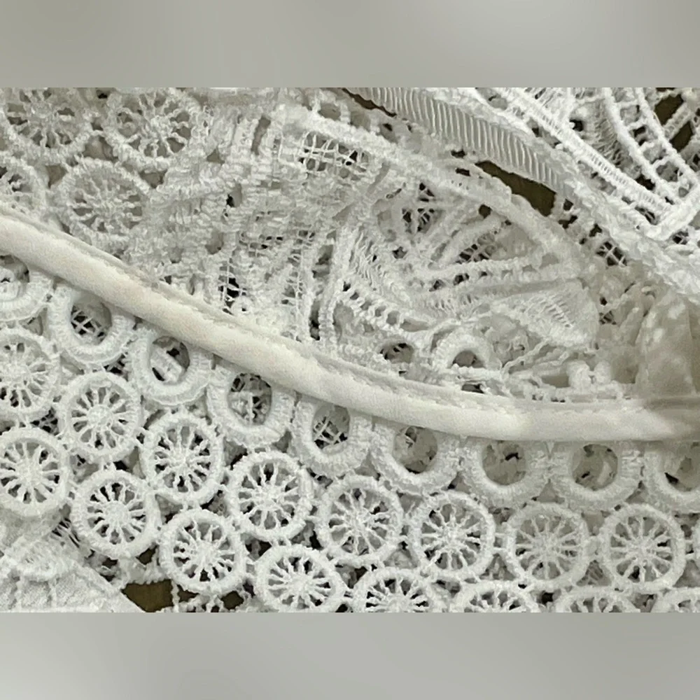 Alexis lace short sleeve, high neck blouse, handkerchief hem, white, szXS, GUC - Picture 9 of 13